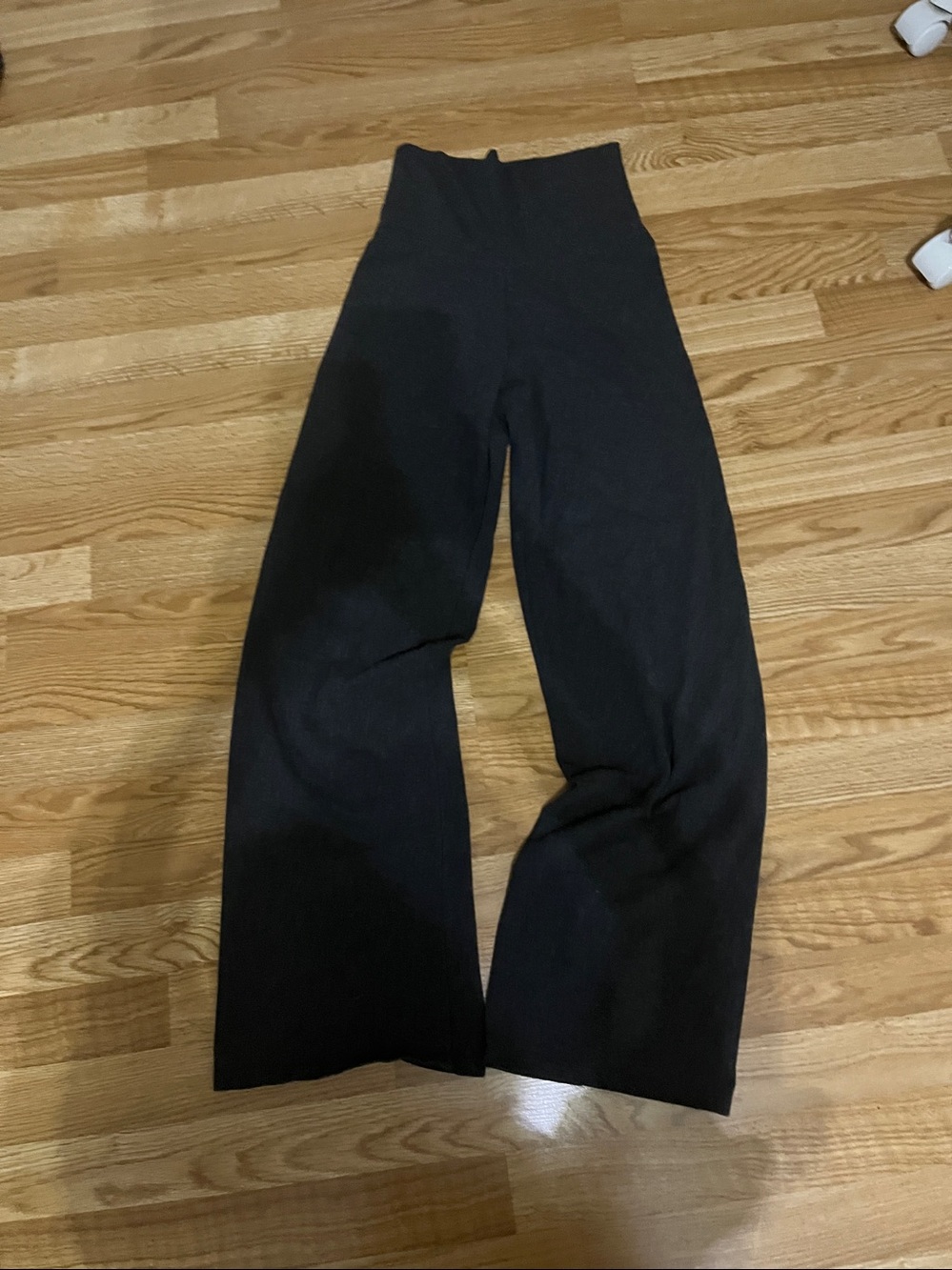 Brandy Melville Priscilla pants in dark grey